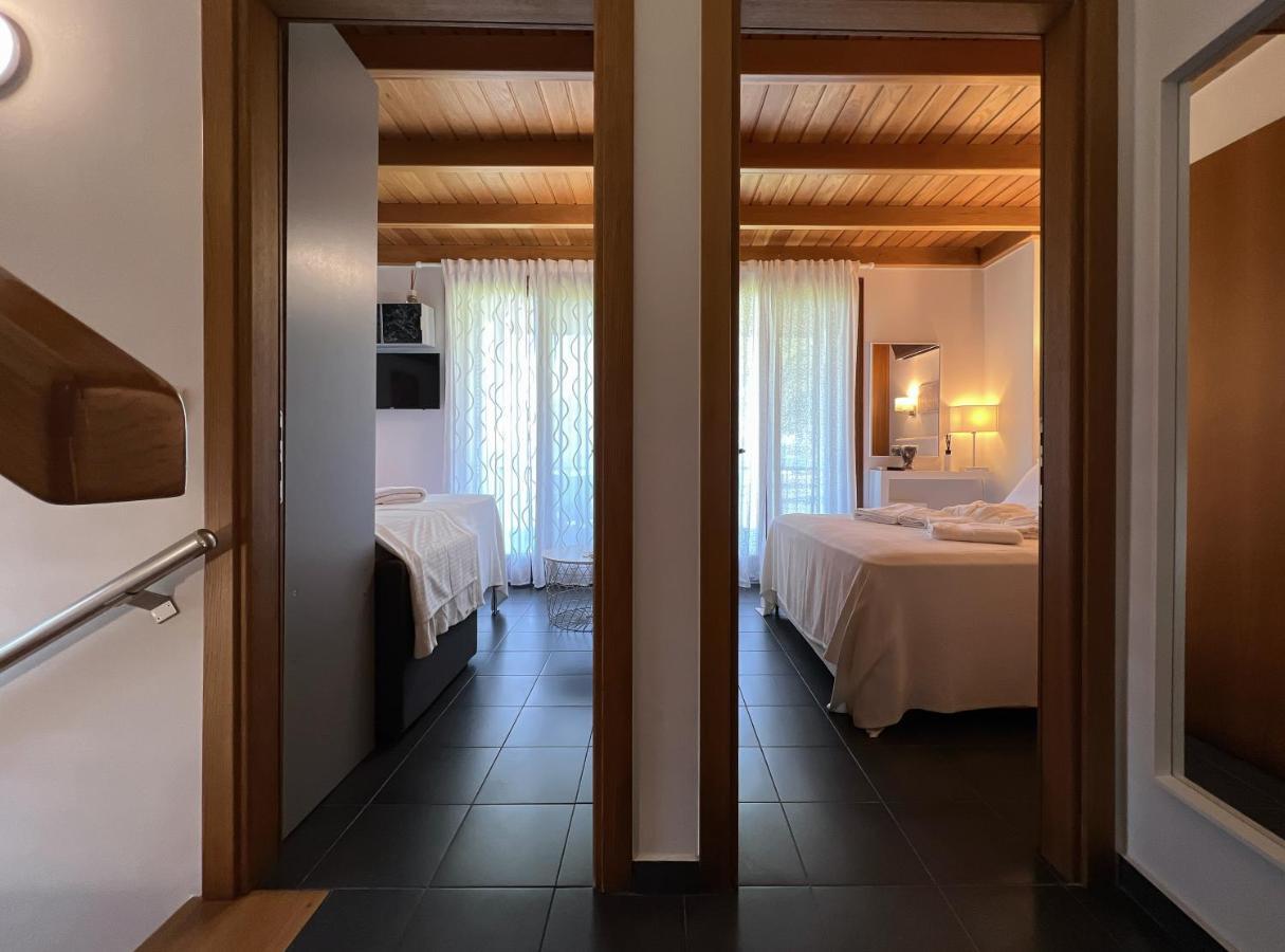 Heaven Luxury Villa Nea Roda Extérieur photo